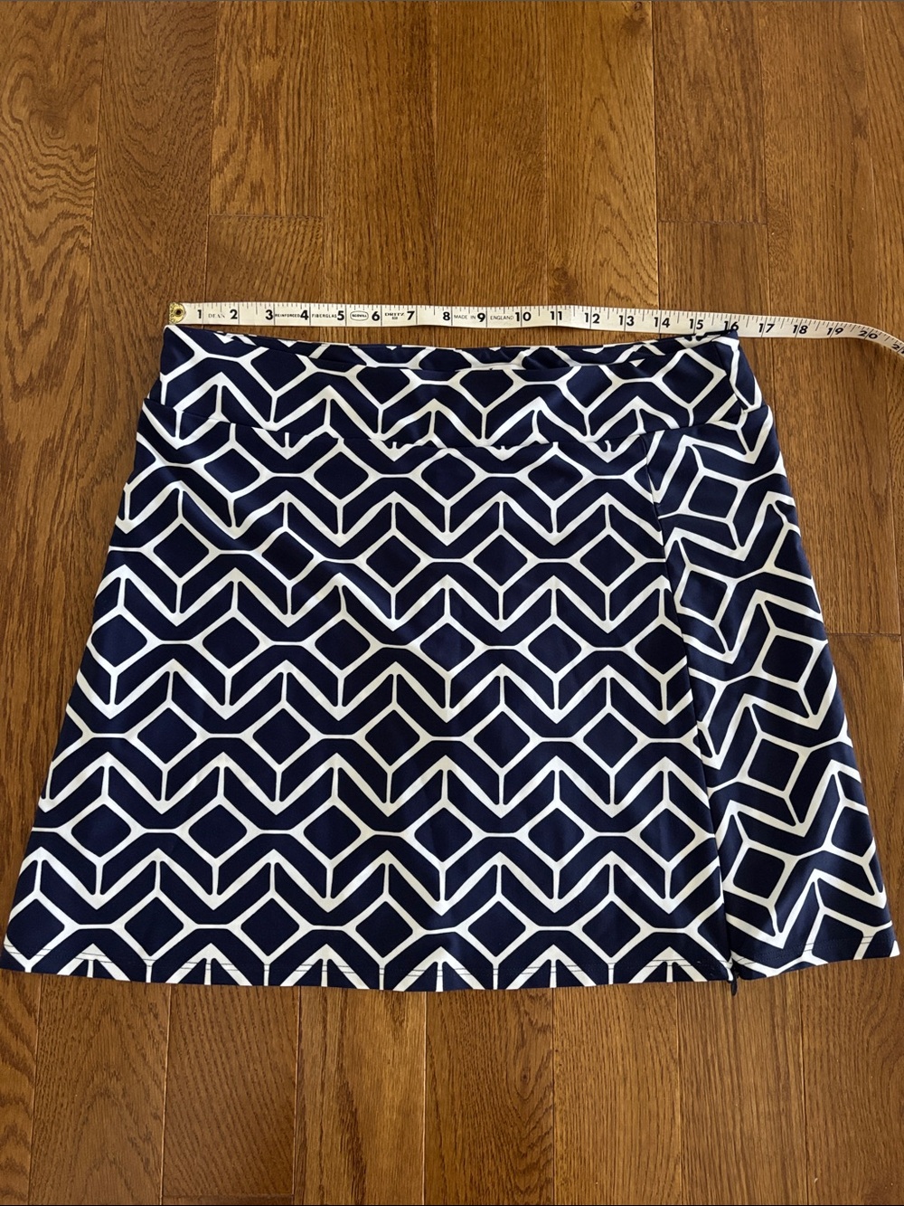 Jude Connally Geometric Print skort in navy and white like new condition